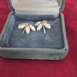 Freshwater pearls and gold earrings